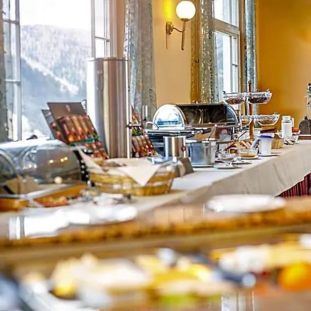 Schloss Hotel 3*