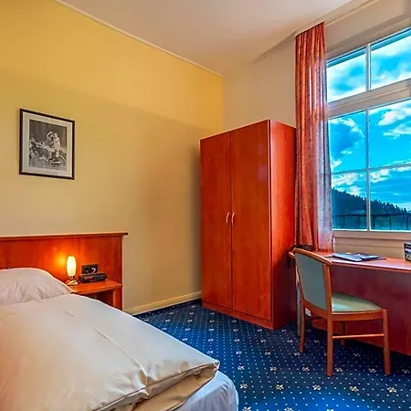 Hotel Schloss 3*