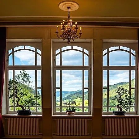 Schloss 3*
