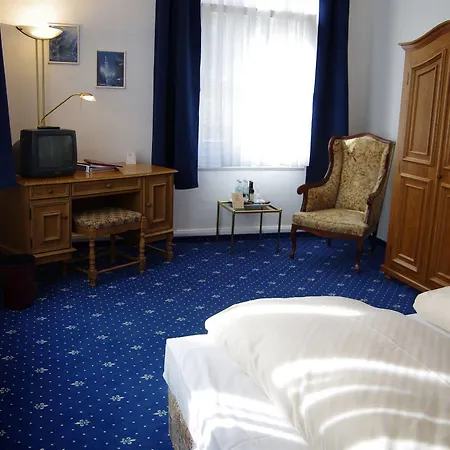 Schloss 3*