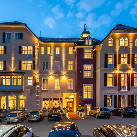 Schloss Hotel 3*